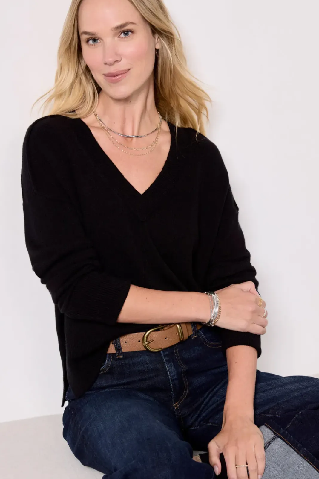 Sweaters<EVEREVE Wendy VNeck Pullover Black