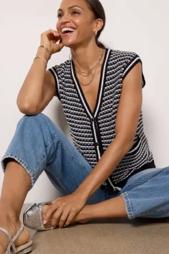 Sweaters<EVEREVE Willa Lady Like Vest Black/White