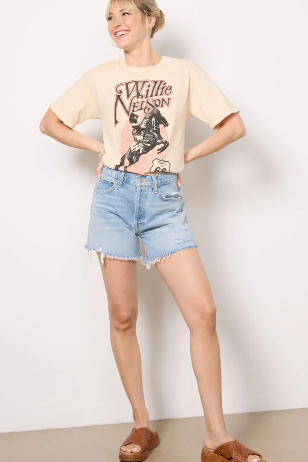 Tops & Tees<DAYDREAMER Willie Nelson Route 66 Tour Tee Sand
