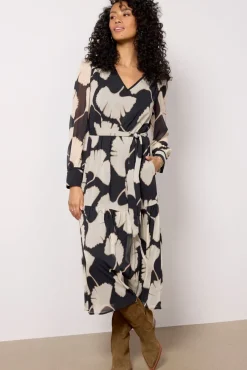 Dresses<EVEREVE Wrenless Dress Largeabstract